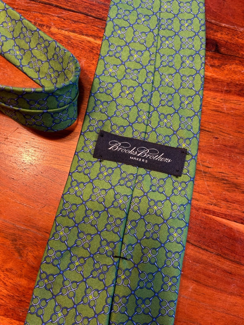 Brooks brothers 100% silk geometric green tie